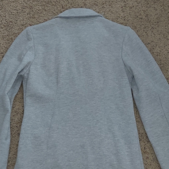 Blazer - Picture 5 of 5